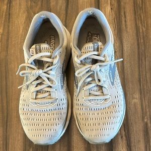 Brooks Ghost 13 Size Womens 8.5 Wide Grey/Silver